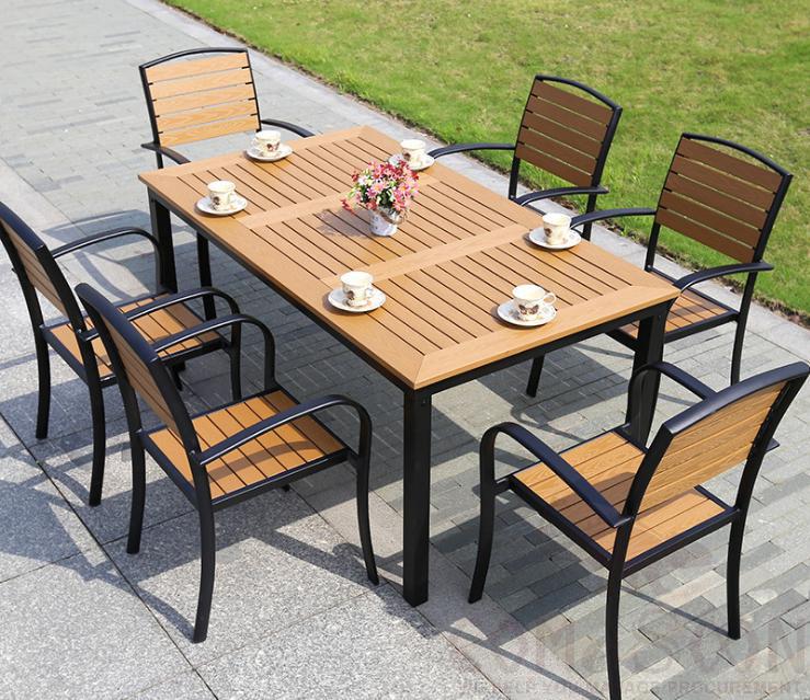 Outdoor plastic wood table and chair