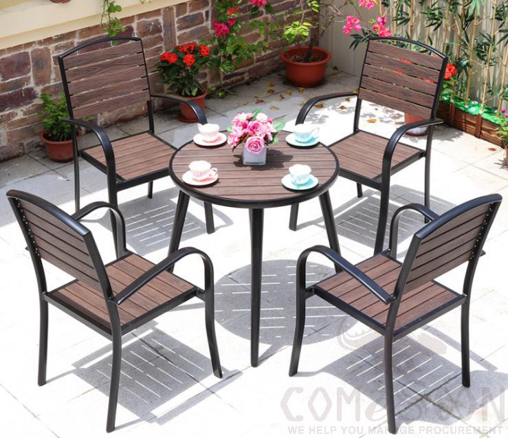 Outdoor plastic wood table and chair