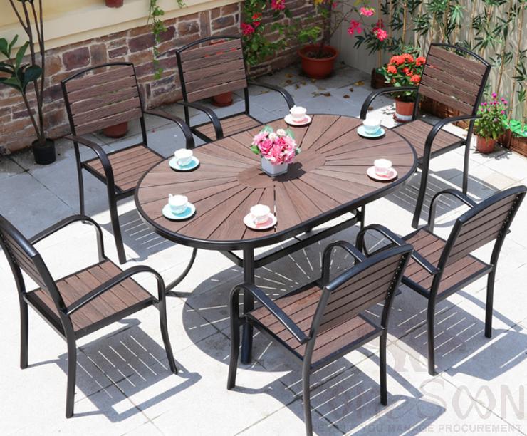 Outdoor plastic wood table and chair