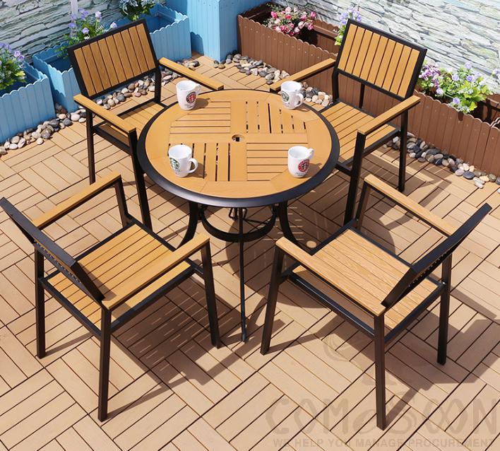 Outdoor plastic wood table and chair