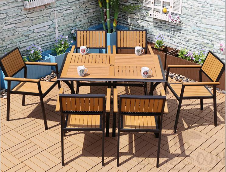 Outdoor plastic wood table and chair
