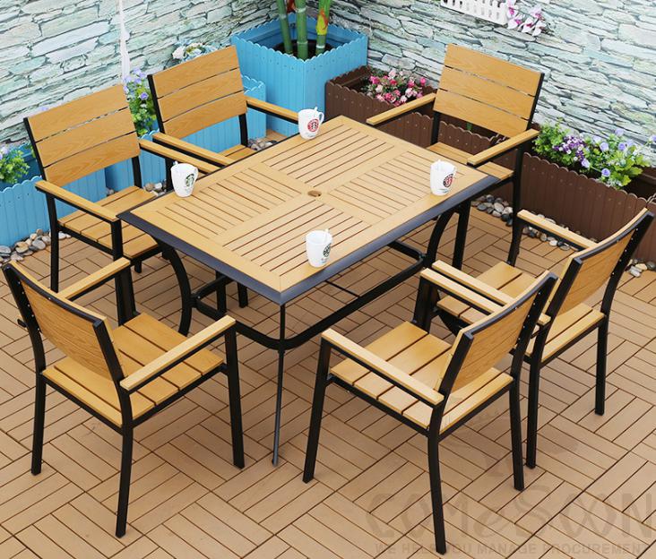 Outdoor plastic wood table and chair