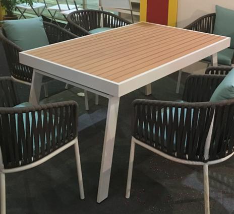 Six Outdoor Tables And Chairs， Plastic Wood，One Table, Six Chairs，Table  160*90*75Cm
，Chair  59*60*77Cm