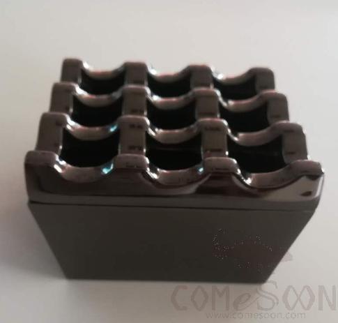 9-Hole Zinc Alloy Ashtray，Black，L71*W71*H45mm