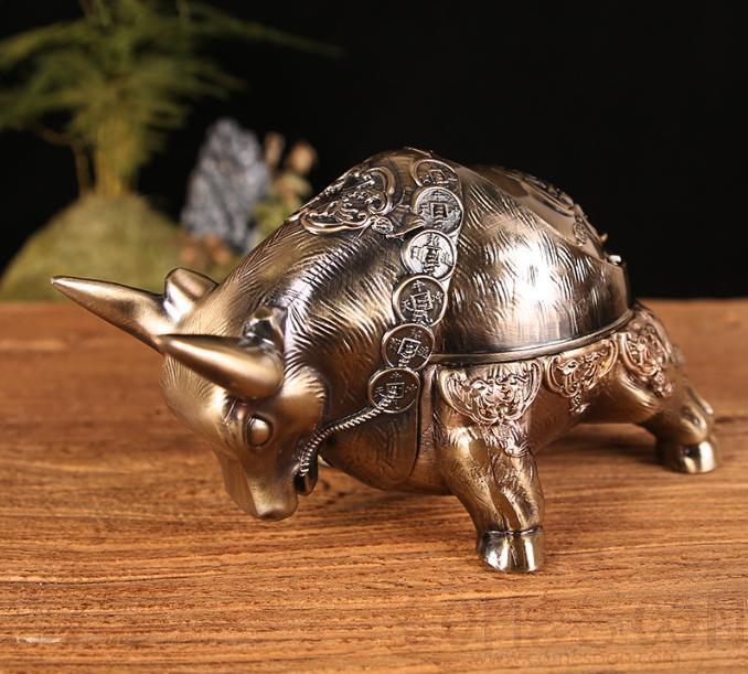 Low Head Beckoning Cow Ashtray，Zinc Alloy，Green Antique，L20*W9*H13cm