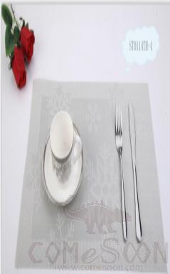 Hot Pressed Edge Pvc Placemat, Silver Snowflake 28*43*0.1cm