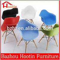 High quality 2015 wood legs and plastic Dining Wood Chair