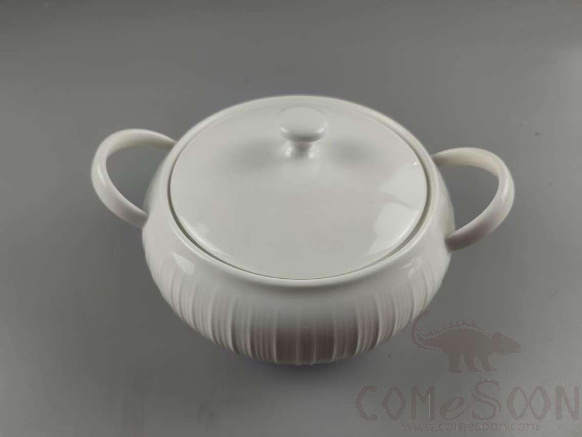 G099 Series No.3 Pinnacle - White