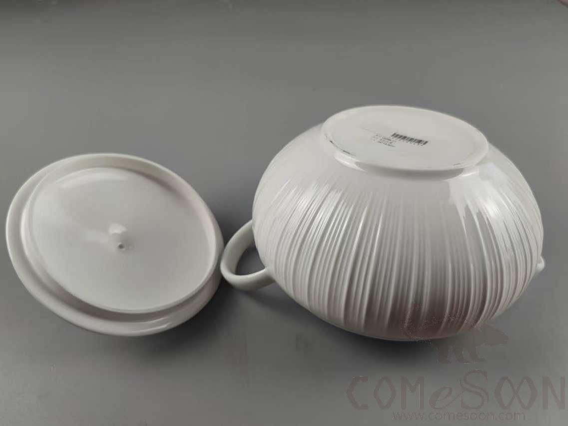 G099 Series No.3 Pinnacle - White