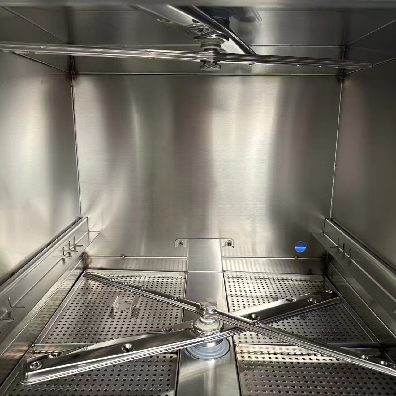 Undercounter Dishwasher/Cupwasher, 380-415V / 220-240V, 9.8kw, Water Consumption 174L/h, SUS 304, 760*830*1430mm