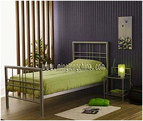 Metal bed