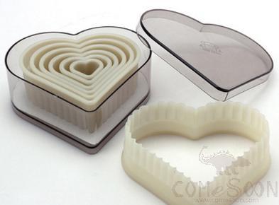 7 pcs set Heart-Shaped Cutting W/Serrated Pattern