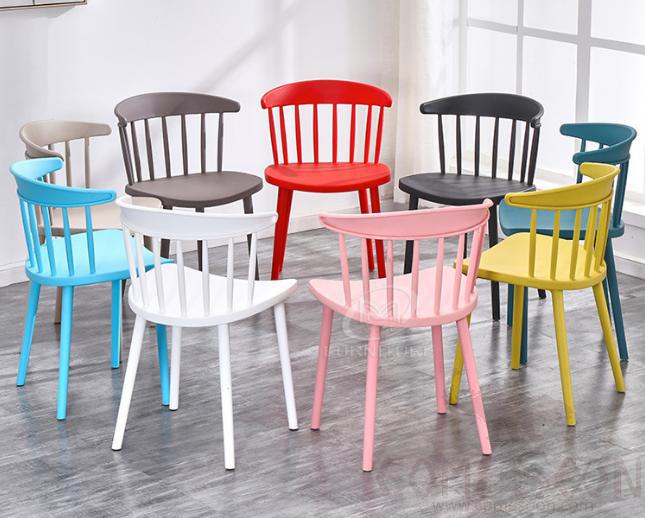 Plastic dining chair- 45*44*78.5cm