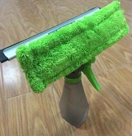 spray window cleaner