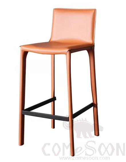 Bar Stools，Iron Interior Frame + Saddle Leather，490 * 545 * 1020 Mm