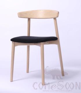 Chair，Solid Wood Frame + Soft Cushion，495*490*770mm