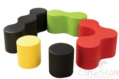 Rounded colour poufs， 5 in one