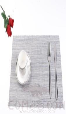 Hot Pressed Edge Pvc Placemat With Metallic Wire 3*3 28*43*0.1cm