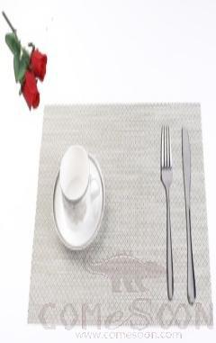 Hot Pressed Edge Pvc Placemat With Metallic Wire 3*3 28*43*0.1cm