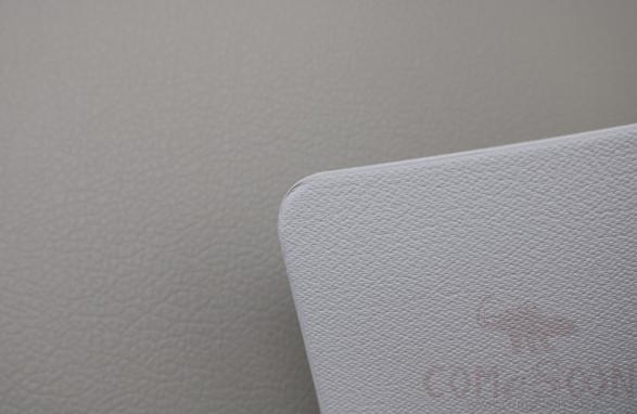 Hot Pressed Edge Round Corner Grey And White Leather Crimped Placemat 28*43*0.1cm