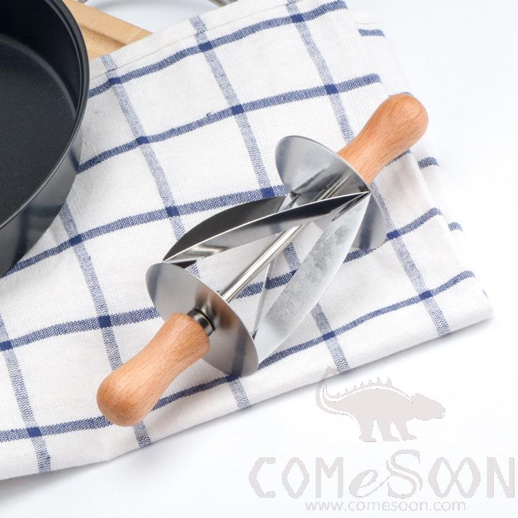 Croissant Triangular Dough Cutter, 430 SS+Wood, 20*6*6cm