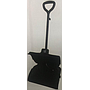 Plastic windproof rubbish shovel set
