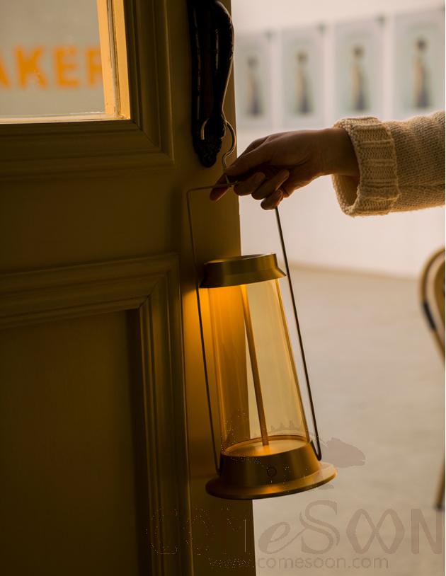 Carrier Lantern-Gold-D160*H362 CM