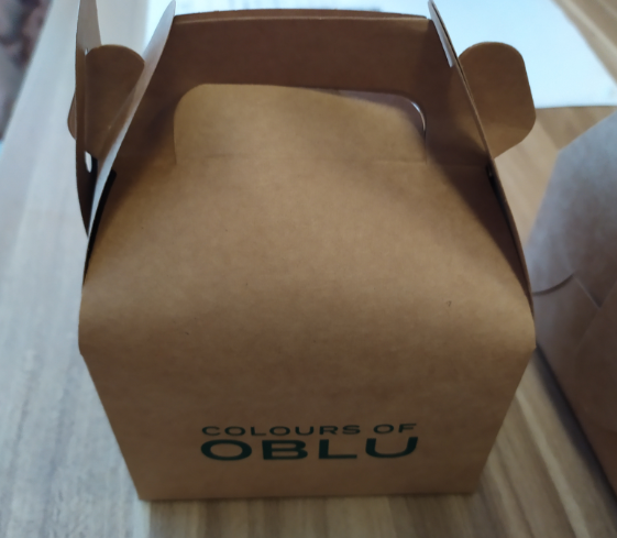 Muffin Box m-sized with logo