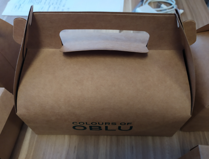Muffin Box m-sized with logo